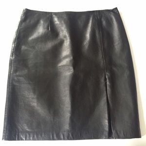 Vintage 💯Genuine Leather Express Skirt in Black