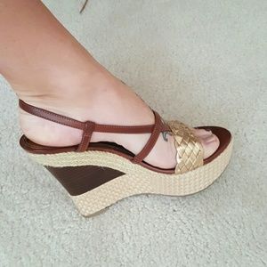 Audrey brooke wedge