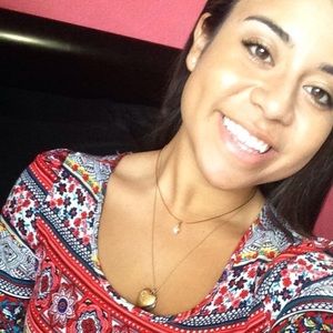 Meet your Posher, Angee