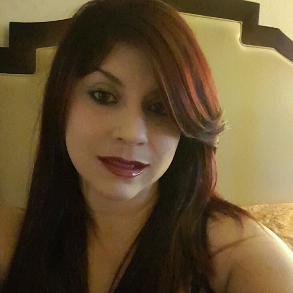 Meet your Posher, Abril