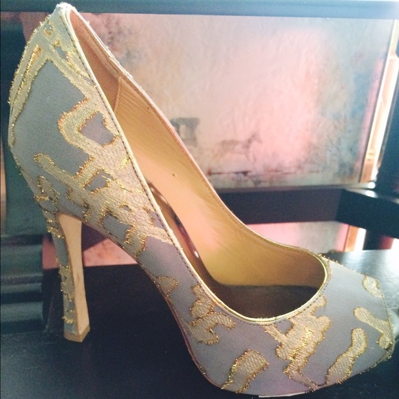 Badgley Mischka silver and gold Roxie heels - Picture 2 of 2