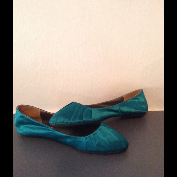 Fairy Tales Are True Satin Pleat Skimmer Size 9