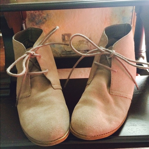 Light grey suede boots