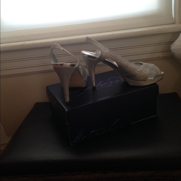 Sandals - Picture 2 of 4