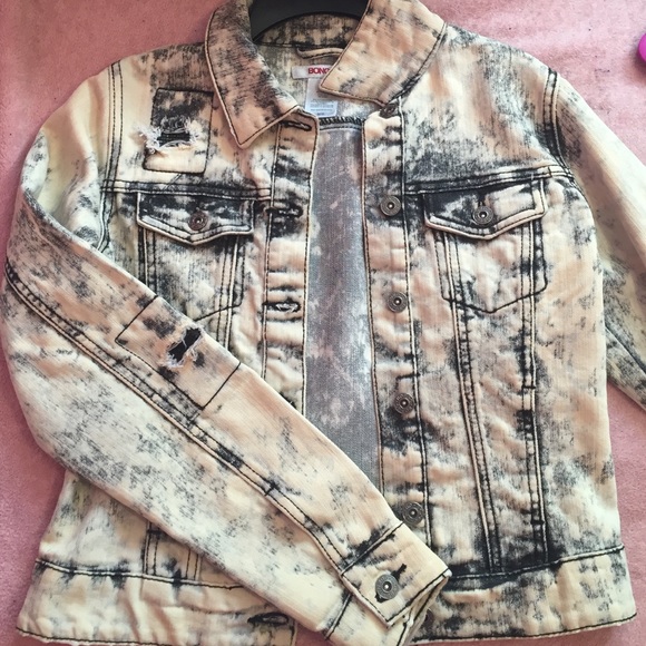 Distressed white and black jean jacket 💗Bongo