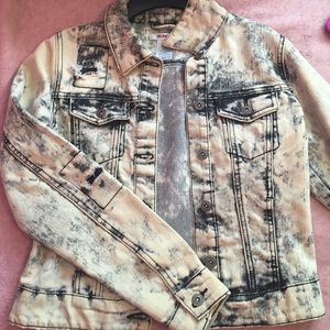 Distressed white and black jean jacket 💗Bongo