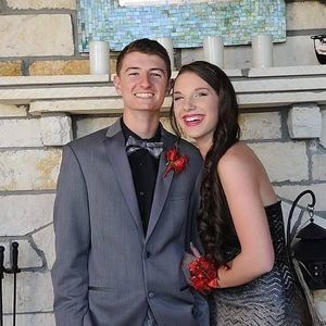 Meet your Posher, Devin