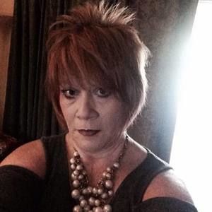 Meet your Posher, Loraine