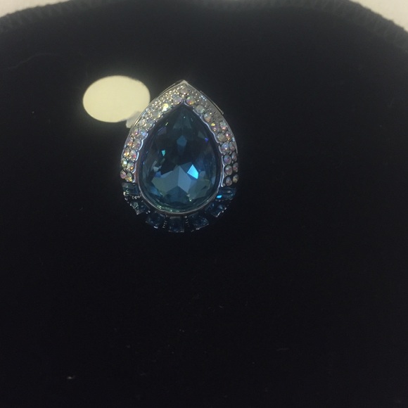 Brand new Parklane "Hamptons" ring