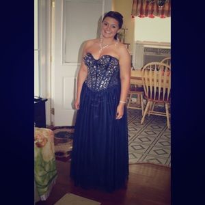 Prom Dress. Size 11/12. Zip up. Worn once.