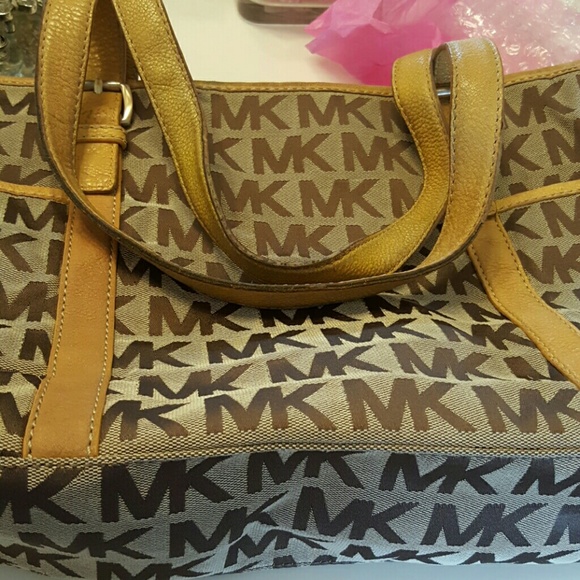 Michael kors purse