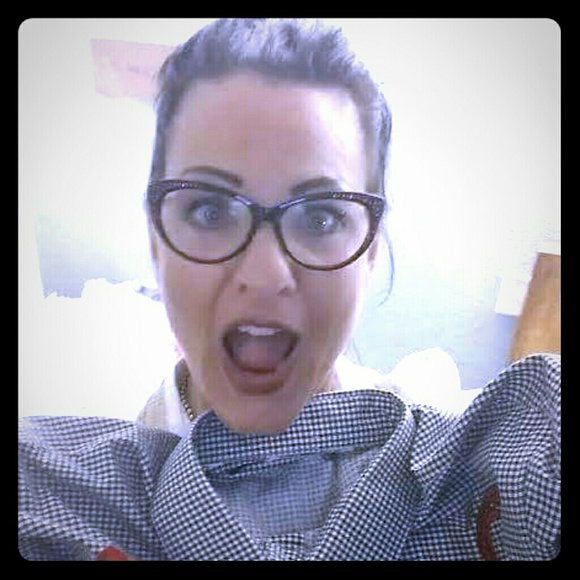 Meet your Posher, Heidi - Picture 1 of 4