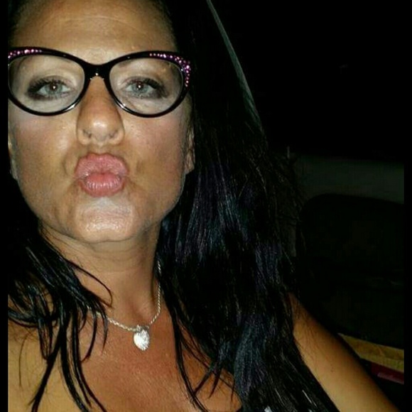 Meet your Posher, Heidi - Picture 2 of 4