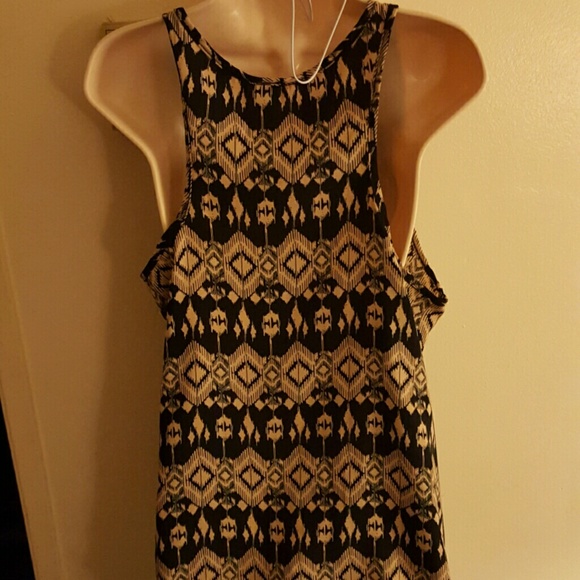 Tribal top - Picture 3 of 3