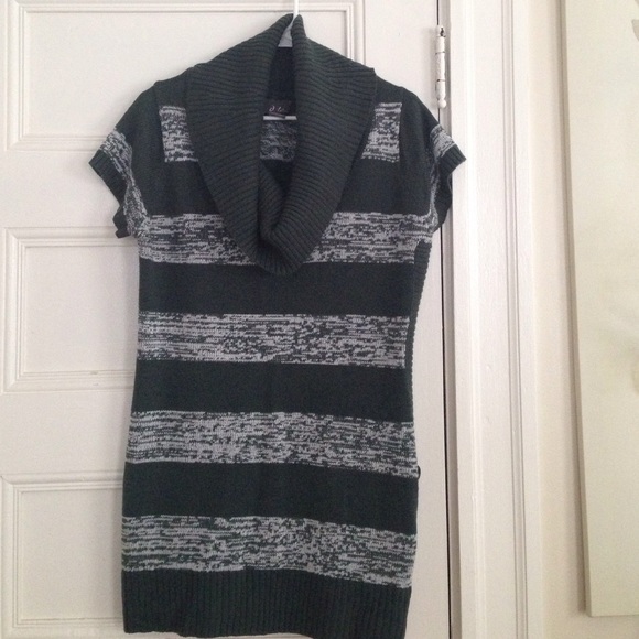 Short sleeve sweater dress