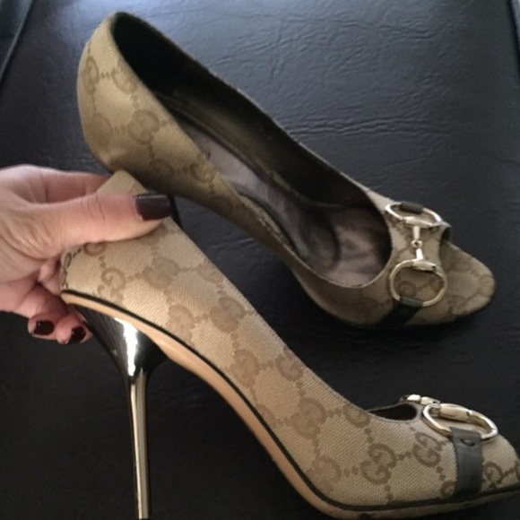 Authentic Gucci Signature heels
