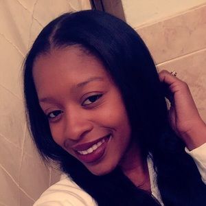 Meet your Posher, Briana