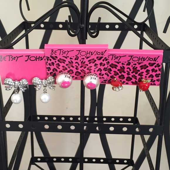 Bundlename brand Betsey Johnson set of 3 earrings - Picture 1 of 4
