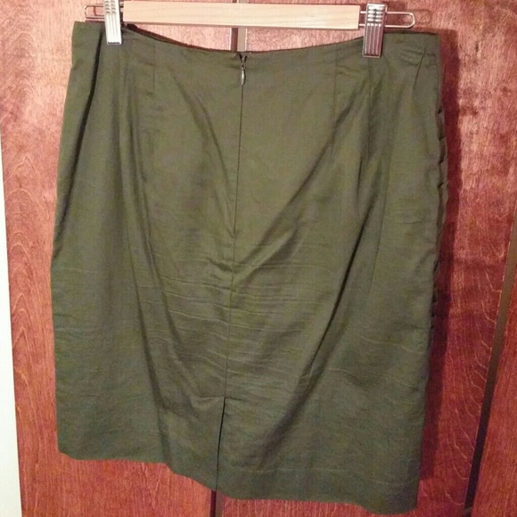 Skirt - Picture 2 of 3