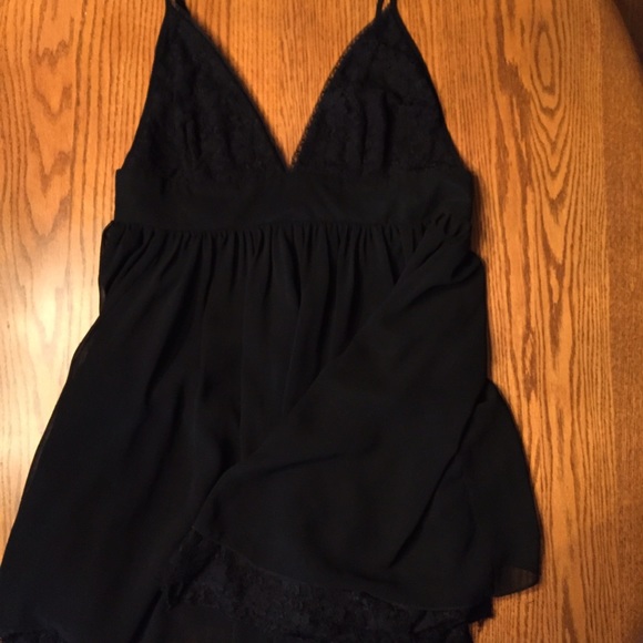 UO Sparkle & Fade Triangle Lace Chiffon Mini Dress - Picture 4 of 4