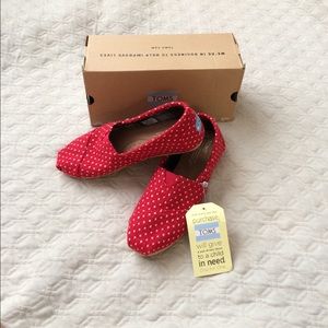 TOMS Women's Classic Red Dot Size 7