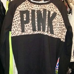 Vs pink cheetah crew small
