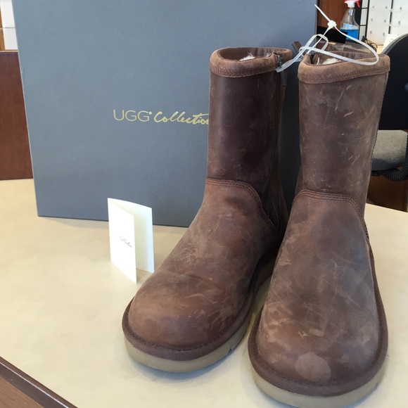 Ugg short boot with zipper NEW - Picture 1 of 4
