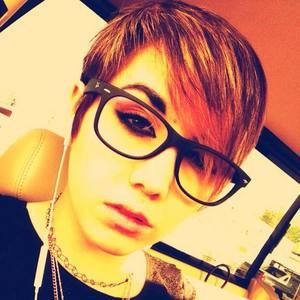 Meet your Posher, Maya