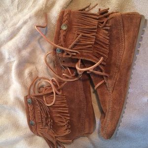 Minnetonka Double Fringe Tramper Boot, Brown Suede