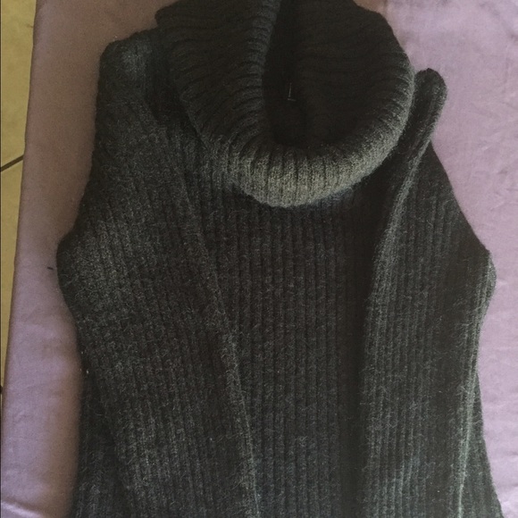 Turtleneck blouse/sweater