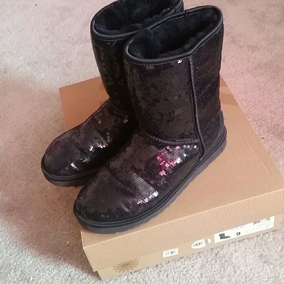 Womens size 9 Uggs