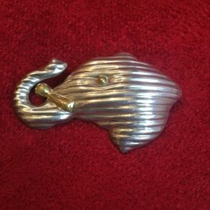 Elephant pin