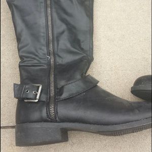 Size 11 mid calf black leather boot