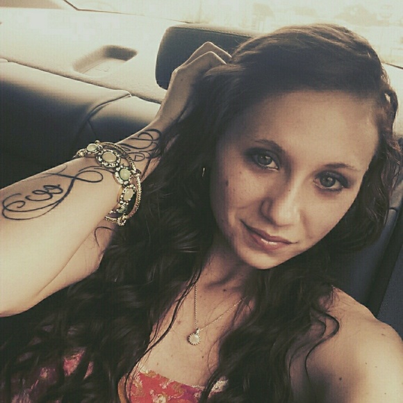 Meet your Posher, Brittnei - Picture 3 of 4