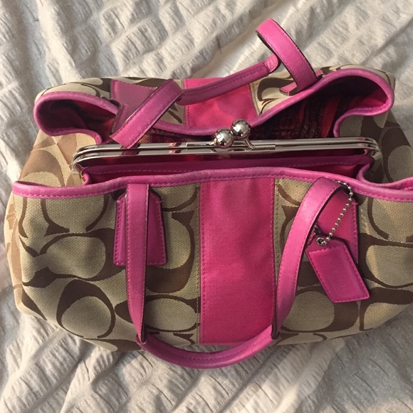 Coach purse tan coach print w pink leather trim - Picture 2 of 4