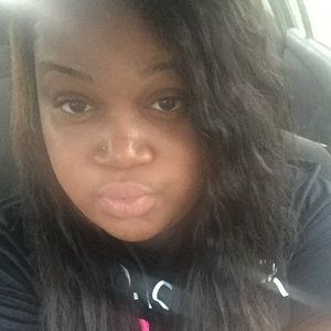 Meet your Posher, Yolanda