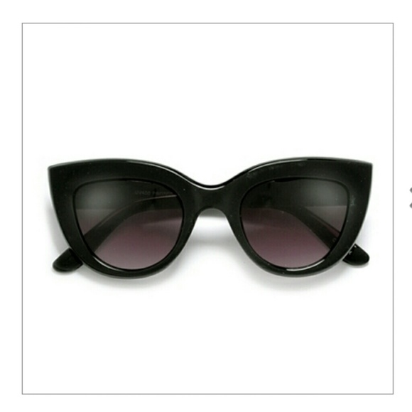 Cat eye sunglasses