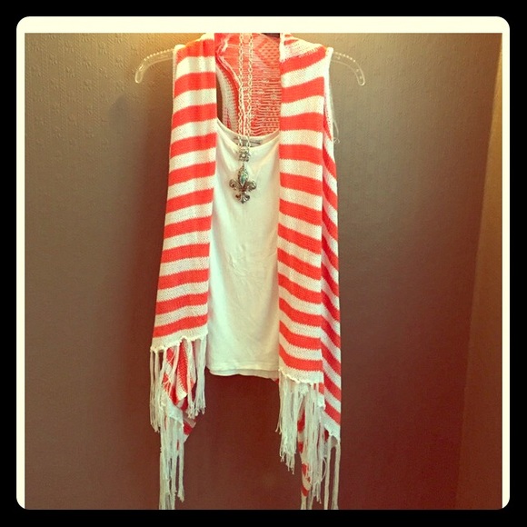 Sweaters - 🎀NWOT! Peach and White sweater cardigan🎀