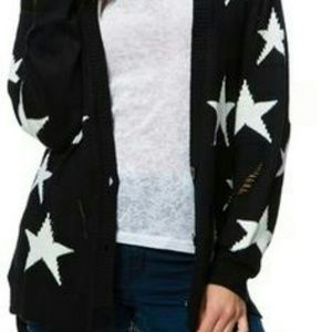 SWELL: Thin black sweater with white stars