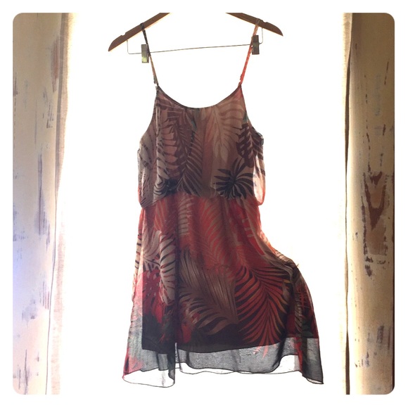 Earthy tone little dress , the palms please.