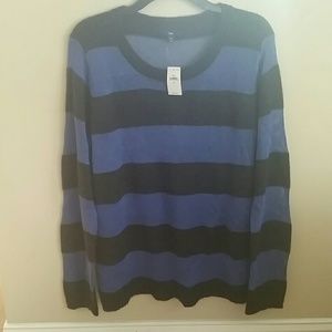 Gap sweater