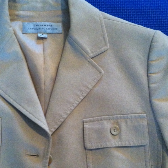 Tahari Blazer/Jacket - Picture 2 of 2