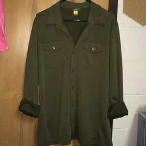 New Eddie Bauer Button Up😍