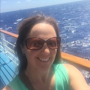 Meet your Posher, Pauline