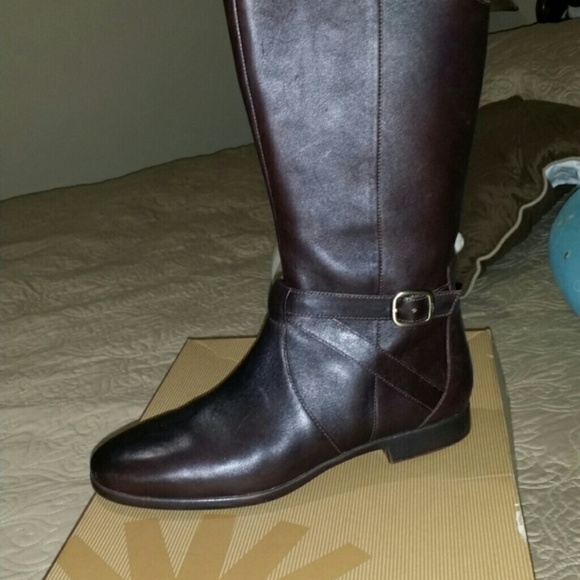 Boot - Picture 2 of 3