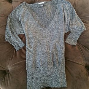 V-neck black shimmering top
