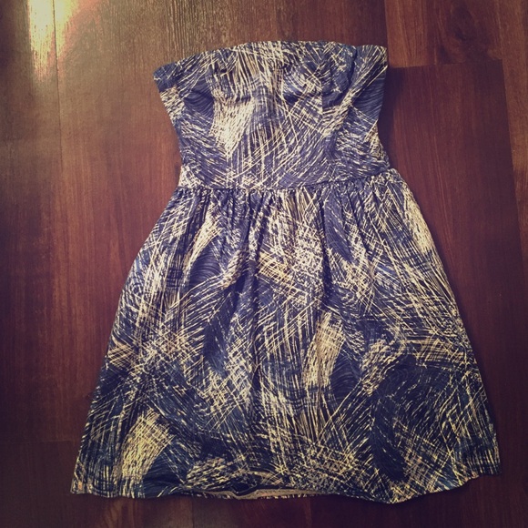 Strapless dress