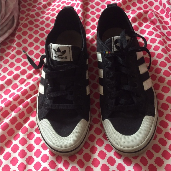 Black adidas❤️