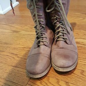Aldo beige leather combat boots