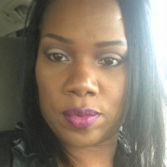 Meet your Posher, Tonya - Picture 1 of 1
